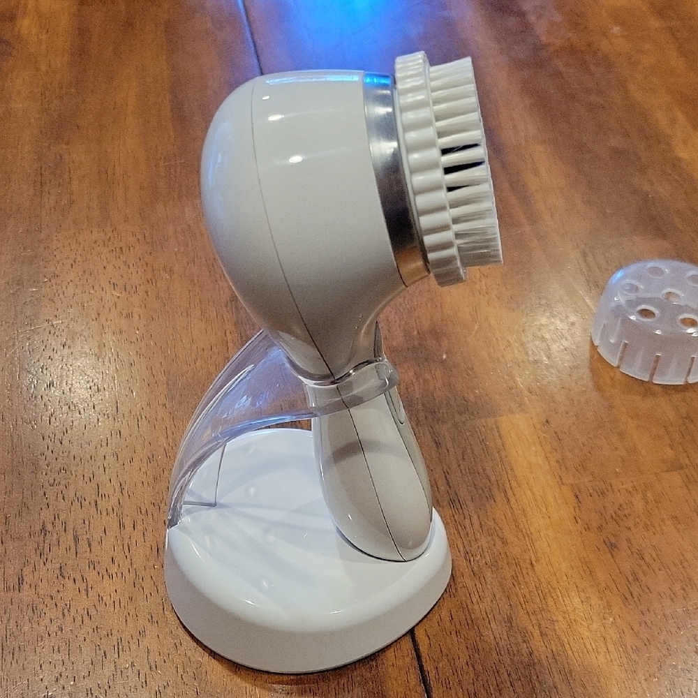 CLARISONIC Smart Profile White Facial Cleansing Brush Set - Picture 3 of 6